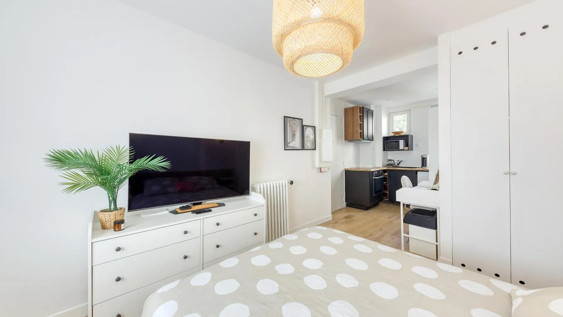 Elegant Studio Au Coeur De Paris 16E